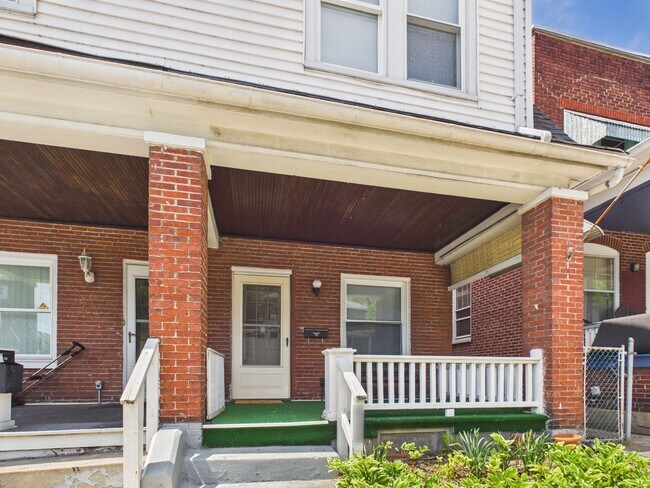 Foto del edificio - 3 Bedroom House in Harrisburg