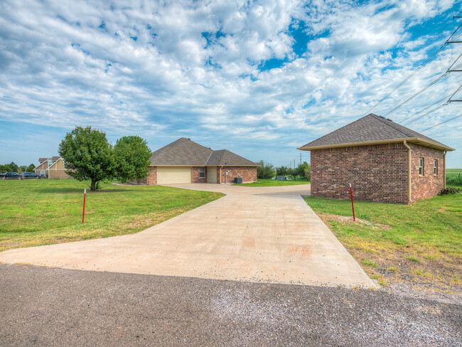 Building Photo - 4011 Terrace Hills Ct