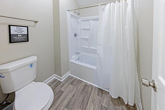 Foto del edificio - 6968 Alden Ridge Rd