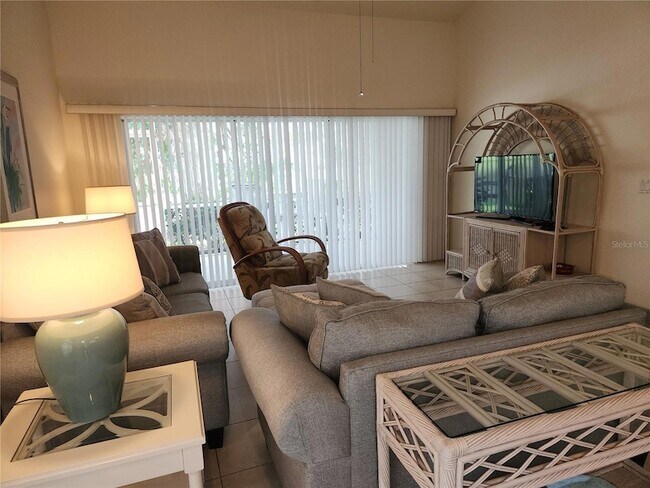 Foto del edificio - 6566 Fairway Gardens Dr