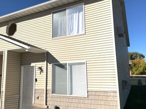 Building Photo - 721 20th St