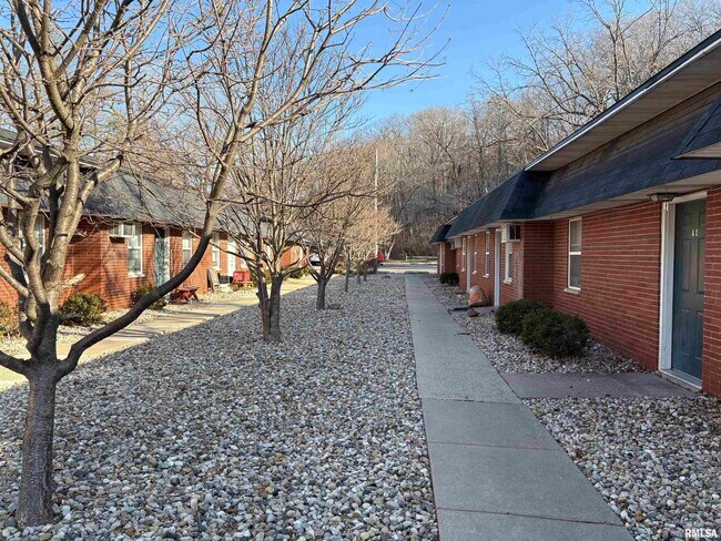 Foto del edificio - 140 W Bluff St