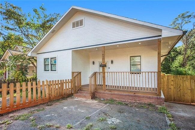 Building Photo - 957 Metropolitan Pkwy SW