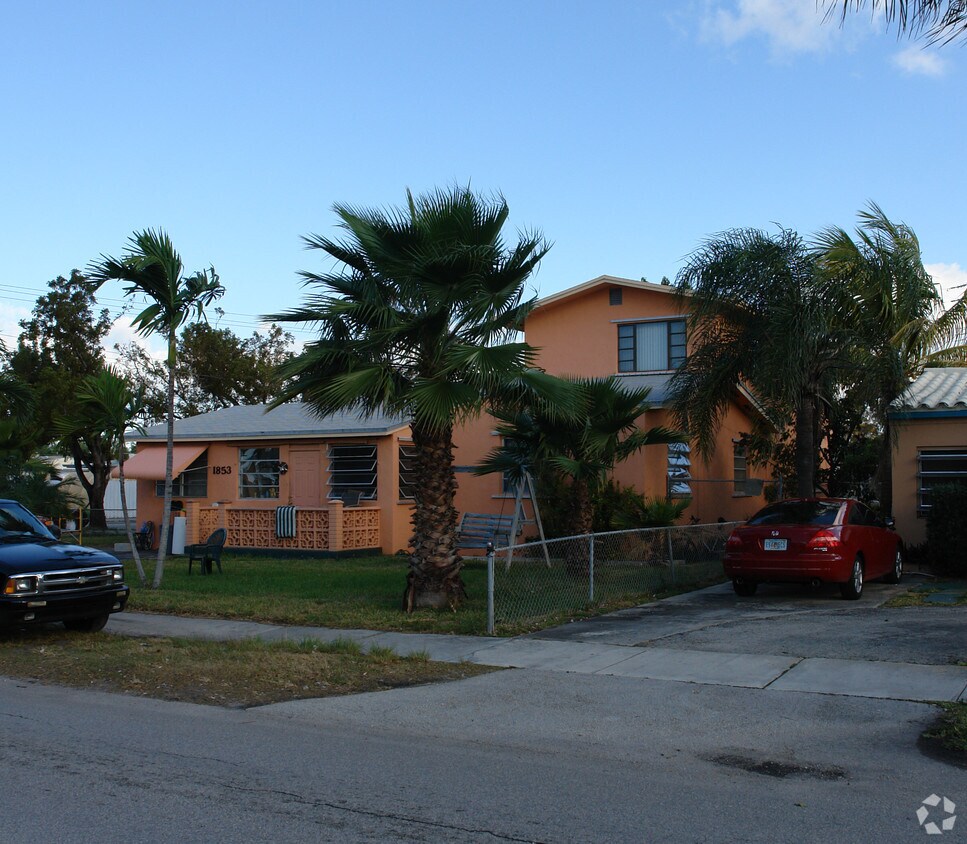 Building Photo - 1853 Taft St