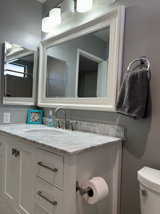 Foto del edificio - 15169 Magnolia Blvd