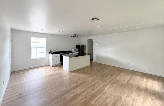 Foto del edificio - 933 Jasmine St