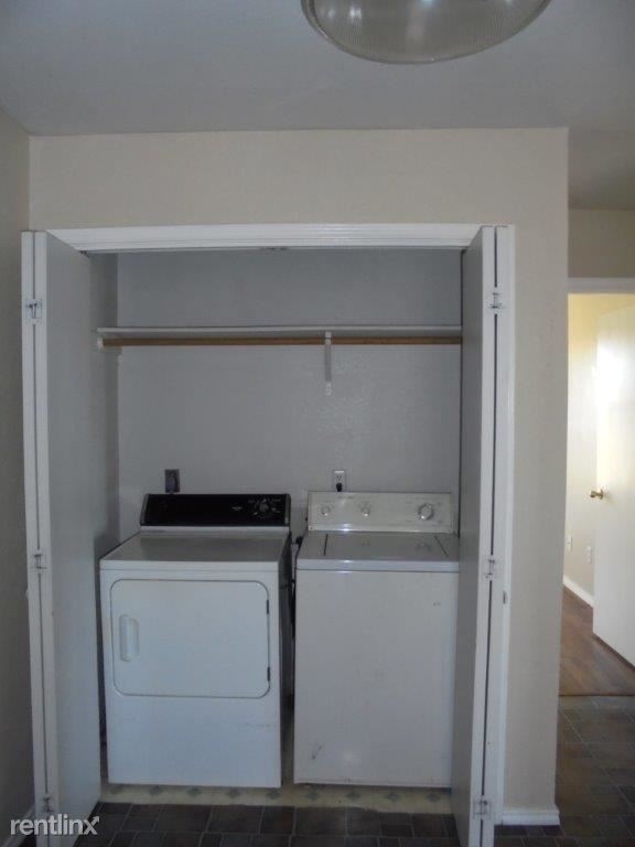 Building Photo - 1710 Benttree Dr