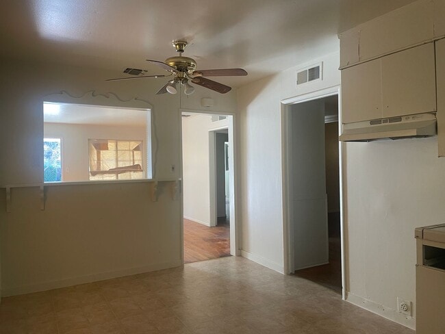 Building Photo - Charming home located in Old Figarden