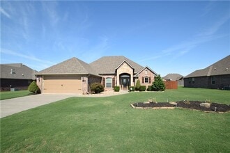 Building Photo - 3902 SW Flatrock Ave