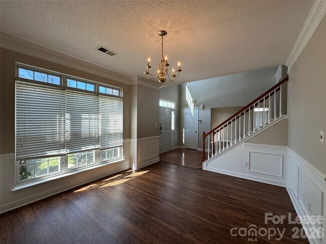 Foto del edificio - 5650 Berry Ridge Dr