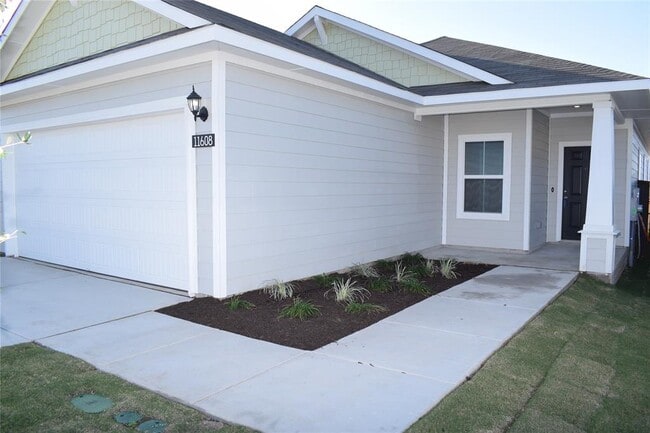 Building Photo - 11608 Murano Dr