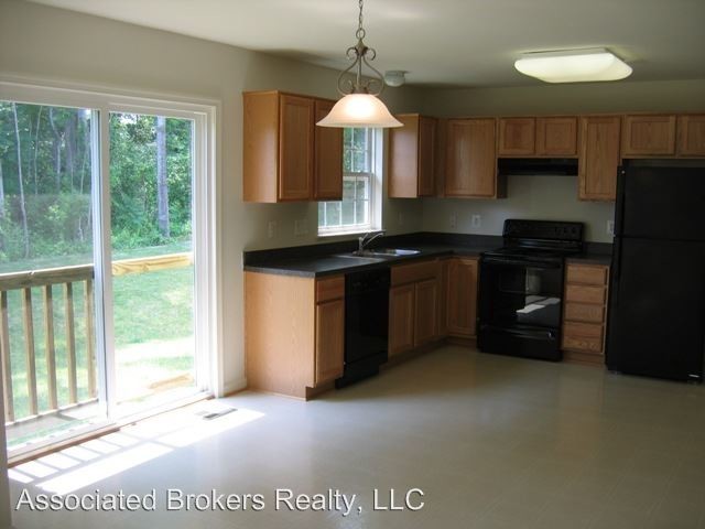 Building Photo - 4 br, 2.5 bath House - 19540 Gates Drive