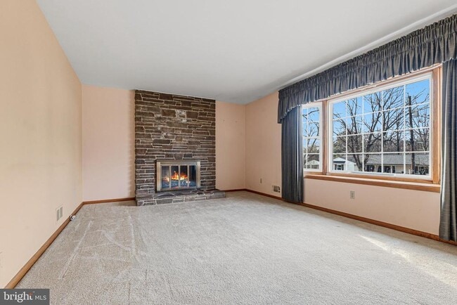 Building Photo - 6219 Groveland Rd