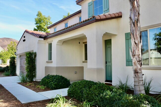Building Photo - 33031 Cinsault Cir