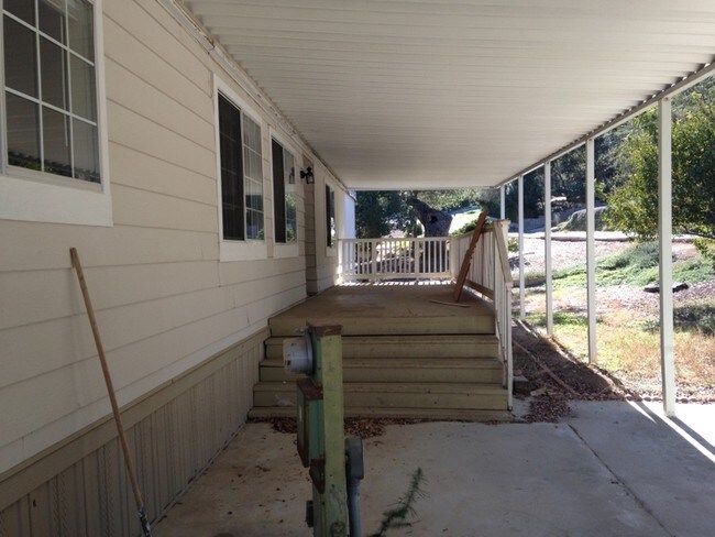 Foto del edificio - 47350 Rainbow Oaks Dr