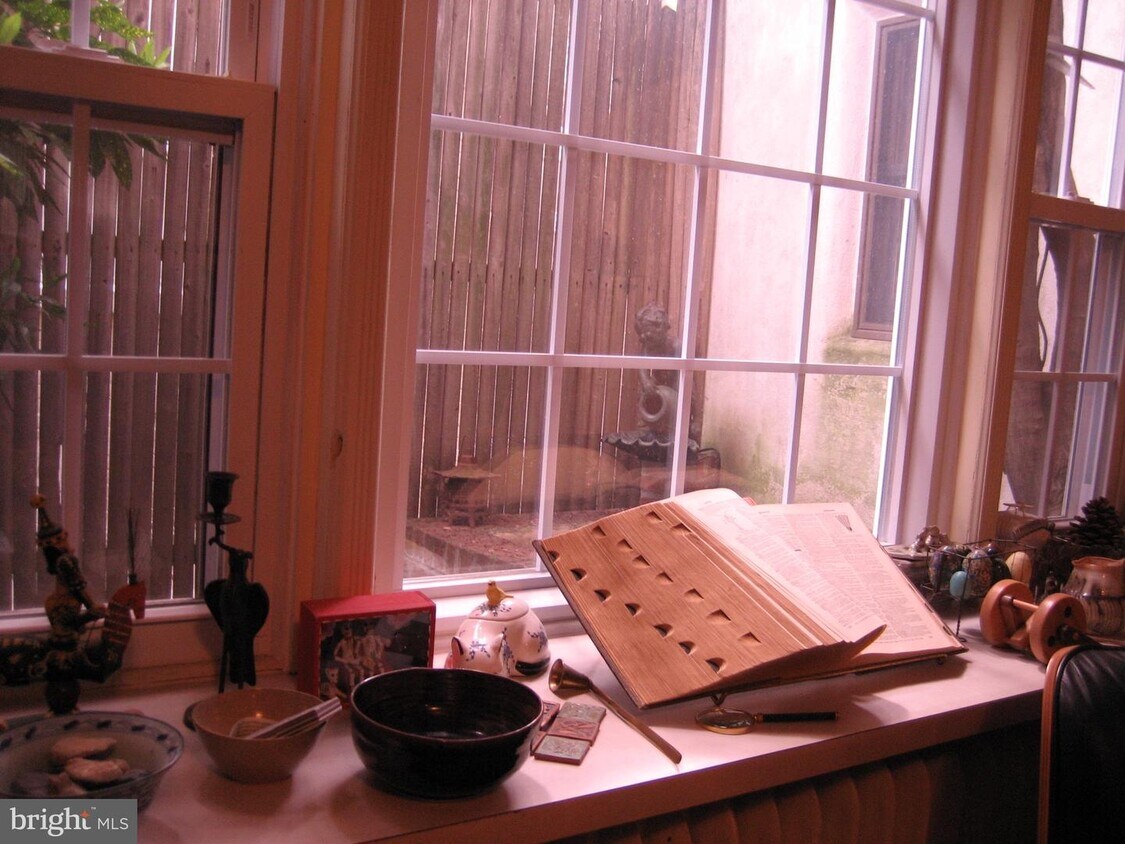 Foto principal - 1042 W Lancaster Ave
