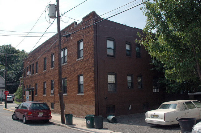 Building Photo - 1 Edison Pl