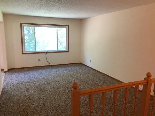 Foto del edificio - Spacious 3 Bedroom Townhome in Circle Pines!