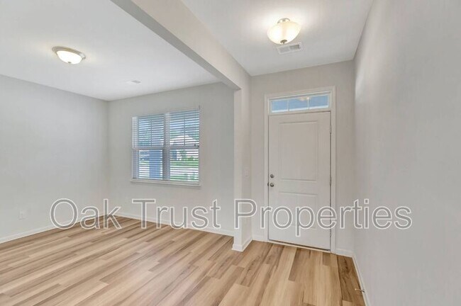 Building Photo - 215 Goshen Rd