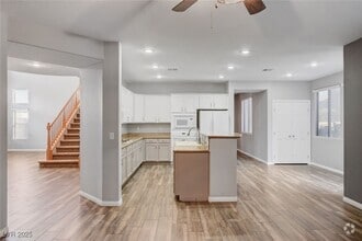 Building Photo - 5643 Almocita Ct