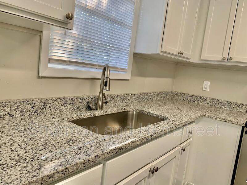 Foto principal - 2517 Kensington Dr E