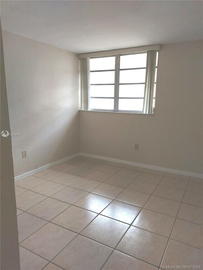 Foto del edificio - 850 NW 87th Ave
