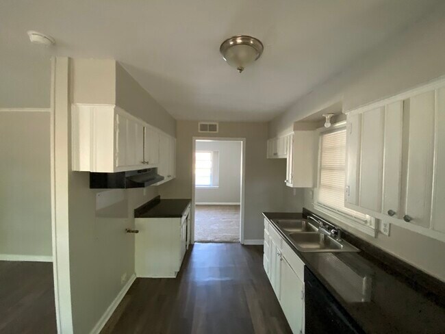 Foto del edificio - 4085 Auburn - Available Now!