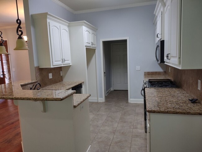 Building Photo - 103 Tracey Cove