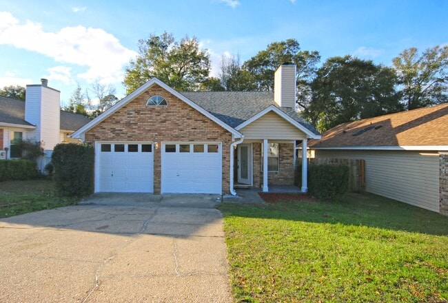 Building Photo - Coming Available 9/26 – Updated 3BR/2BA Ho...