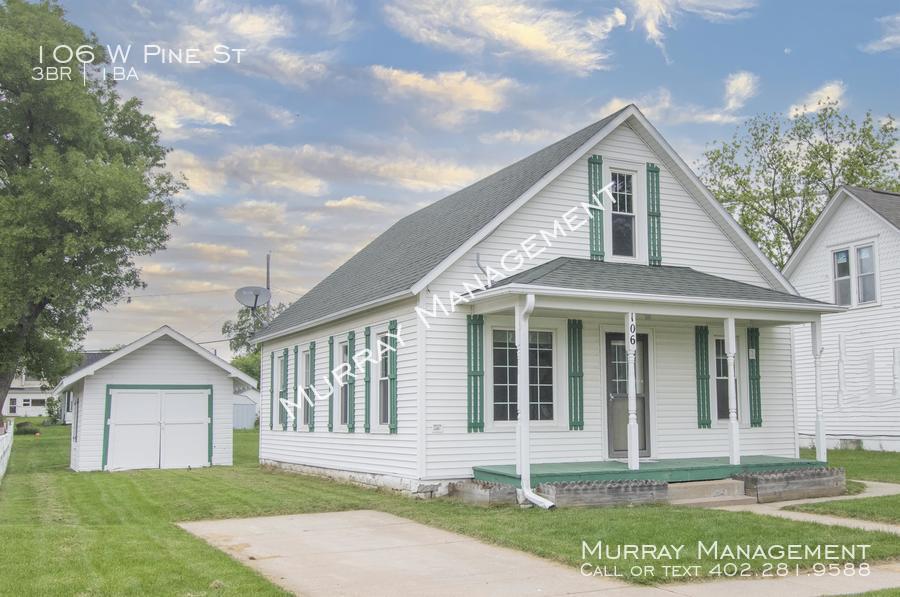 Primary Photo - 106 W Pine St