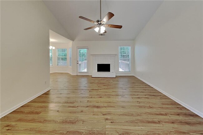 Foto del edificio - 530 Alcovy Springs Dr SE