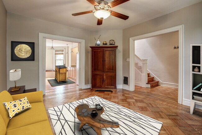 Sala de estar - 3539 Holmead Pl NW