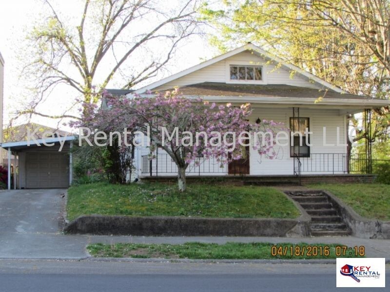302 W 2nd Ave, Lenoir City, TN 37771 House Rental in Lenoir City, TN
