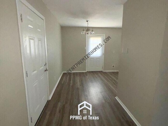 Foto del edificio - 708 Lehman Dr