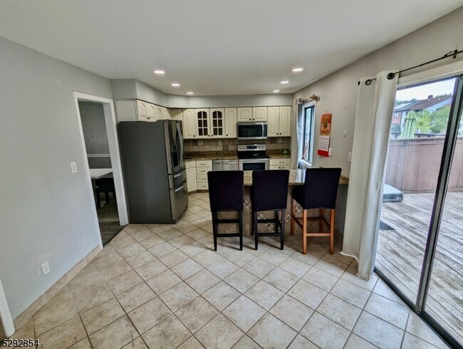 Building Photo - 471 Brookside Ln