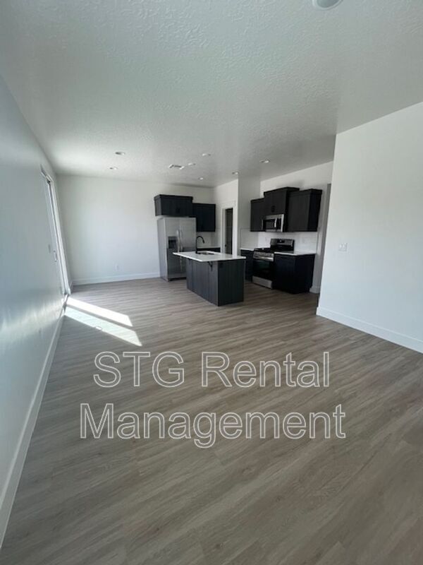 Foto del edificio - 4216 Strider Ln