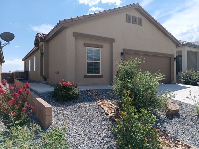 Building Photo - 4 Bedroom - 2 Bathroom , Newly built 2023!