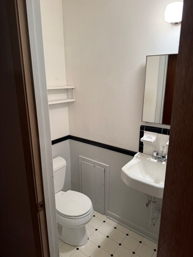 Foto del edificio - 3 Bed/1.5 Bath in Broadmoor School District