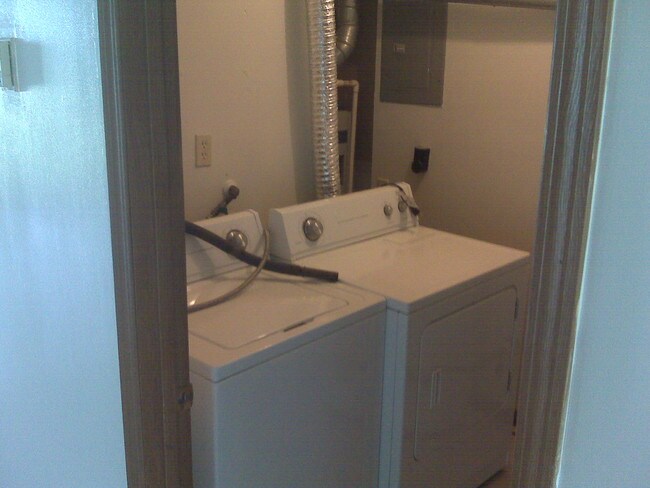 Lavandería en el apartamento - 7502 Whitcomb St