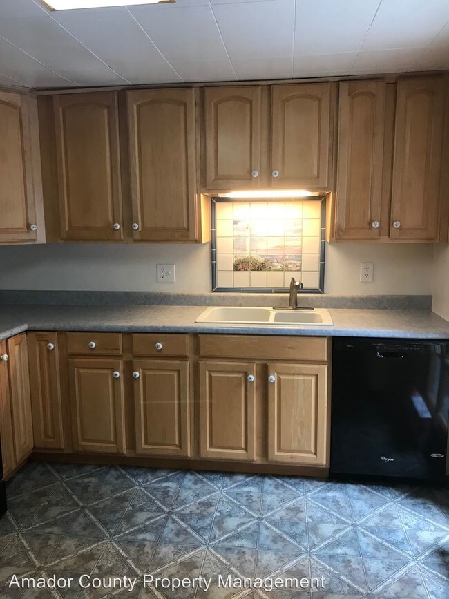 Foto del edificio - 3 br, 2 bath House - 19506 Clinton Rd