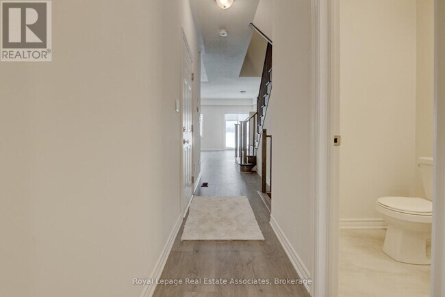 Photo du bâtiment - 121 Sapphire Wy