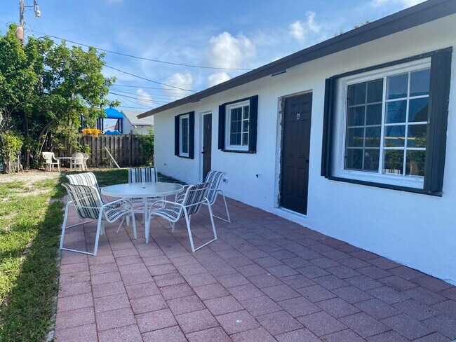 Foto del edificio - 350 NE 25th Ct