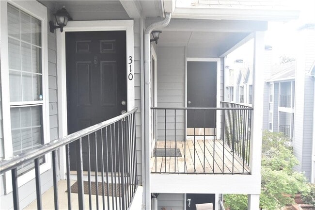 Building Photo - 310 Granville Ct