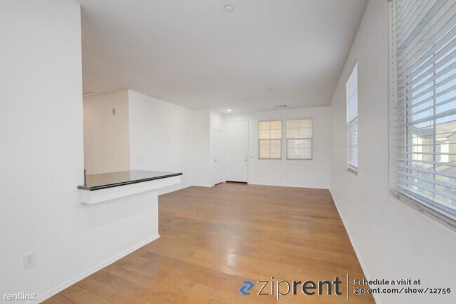 Building Photo - 2 br, 2 bath Condo - 3333 North Ventura Ro...