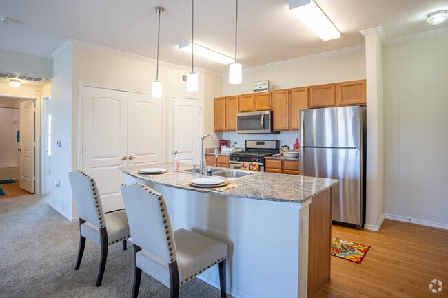 2BR, 2BA - 1,106SF - Cypress Creek at Wayside Drive Apartment H...
