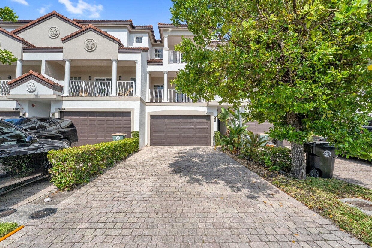 Foto principal - 3871 NE 22nd Way