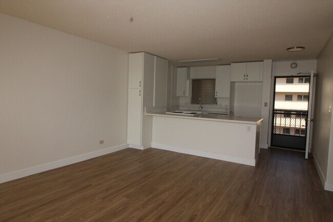 Foto del edificio - High 2 bedroom with sweeping views!