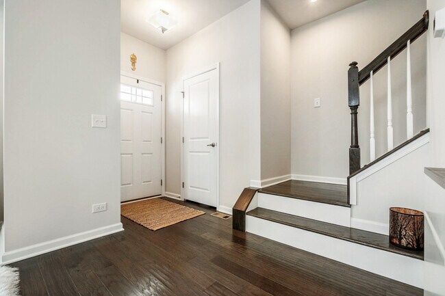 Building Photo - 771 Rockwell Ln