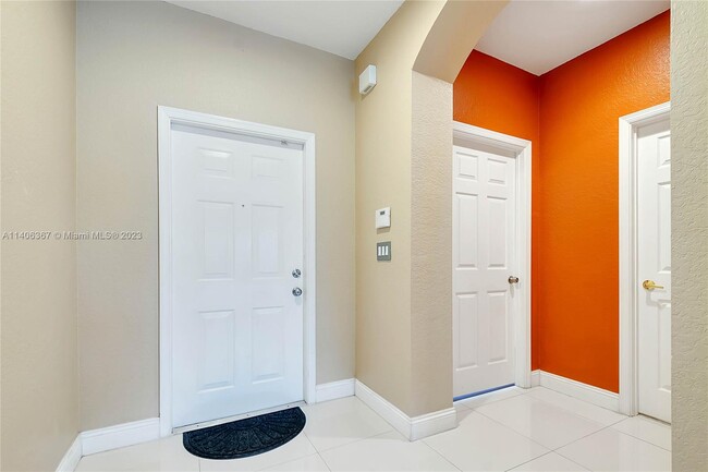 Building Photo - 917 NW 127th Ave