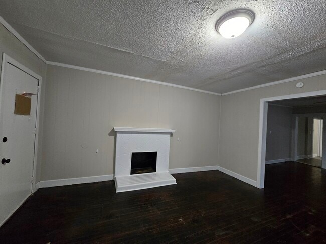 Foto del edificio - 1939 Haynie Dr